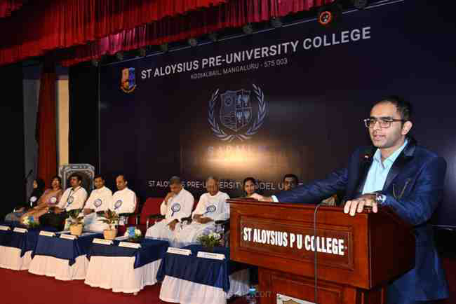 Dr Edmond Fernandes inaugurates Model United Nations SAPMUN 2024 at St. Aloysius Pre University College